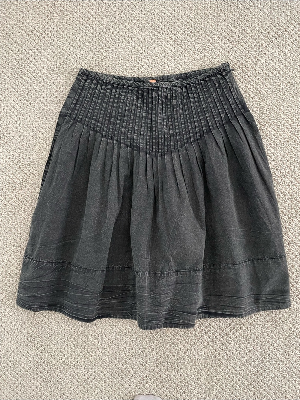 Free People Peyton Pintuck Skirt in Washed Black Size 10 - Picture 7 of 11